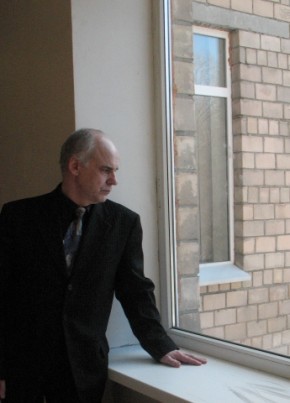 Михаил из Новомосковска 73 года