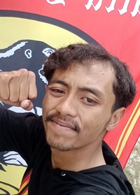 Pramudya wahyu, 19, Indonesia, Kota Madiun