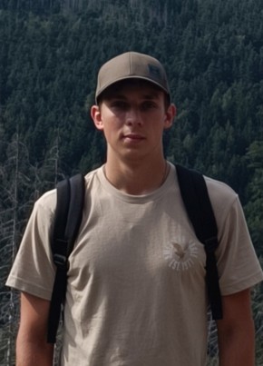 Andrey из Lannion 23 года