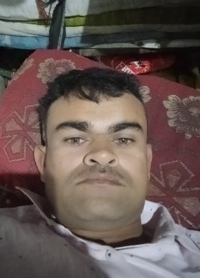 Vijay Rojara, 32, India, Surendranagar