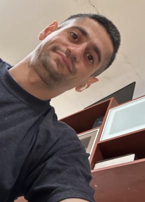 Artur, 32, Russia, Babynino