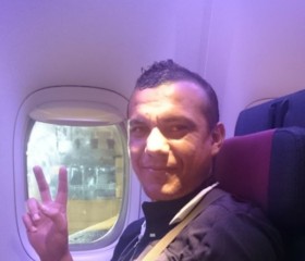 abdelhak, 44, Isser