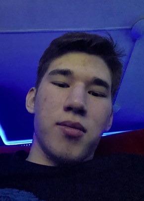 Амир из Тараза 18 лет