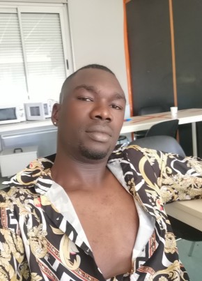 konate, 31, République Française, Longjumeau