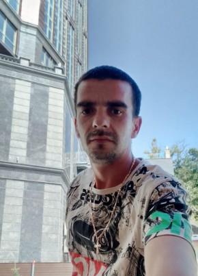 Юрий из Артема 35 лет