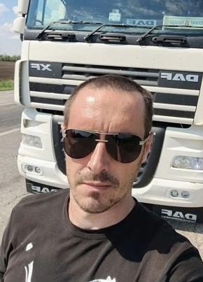 Евгений из Вешенскаи 37 лет
