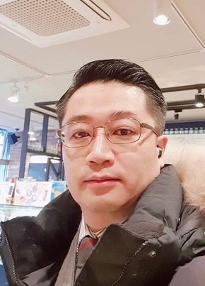 Lui Wei, 54, 대한민국, 괴산군