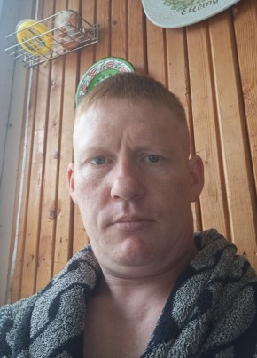 Анатолий из Гатчины 41 год