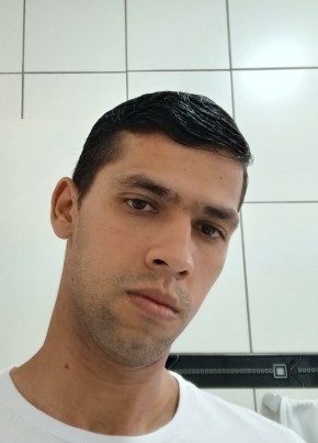 Gabriel из Salto 24 года
