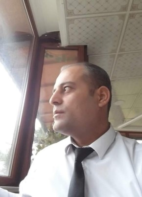 YILMAZ , 40, Türkiye Cumhuriyeti, Mudanya