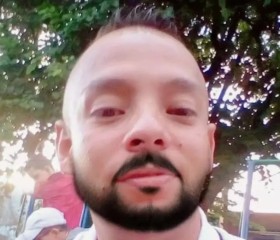 Hamilton, 45, Medellin