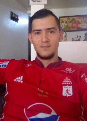Alejandro Maz, 30, República de Colombia, Santafe de Bogotá