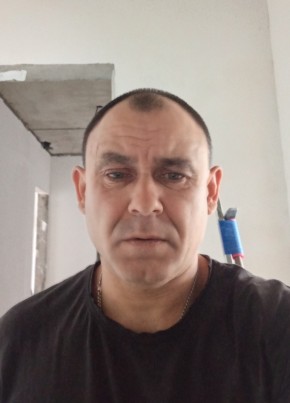 Андрей из Мариуполи 44 года