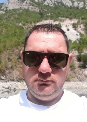 Lulzim, 41, Albania, Lezhë