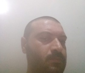 مجد, 36, Aden