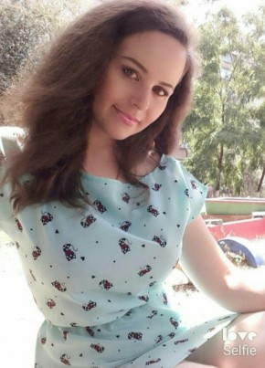 Anna Kostenko, 41, Ukraine, Mariupol