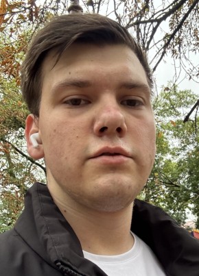 Геннадий из Армавира 22 года