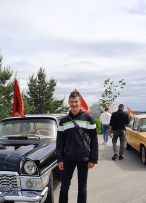 Даниил из Волгограда 18 лет