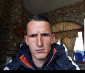 Mand, 30, Gjirokaster