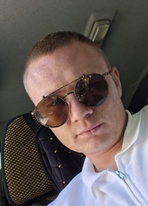 Леха из Москвы 22 года