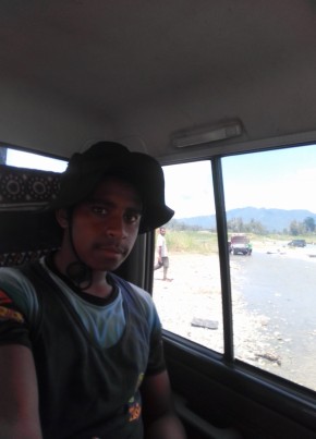 Emmanuel Hudson, 22, Papua New Guinea, Mount Hagen