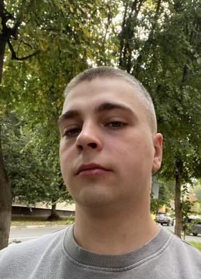 Дмитрий из Москвы 25 лет