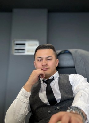 Константин из Челябинска 28 лет