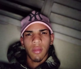 Yonathan, 19, Havana