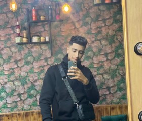 Anas, 22, Tangier