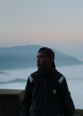 Diwakar Chaudhar из Kathmandu 18 лет