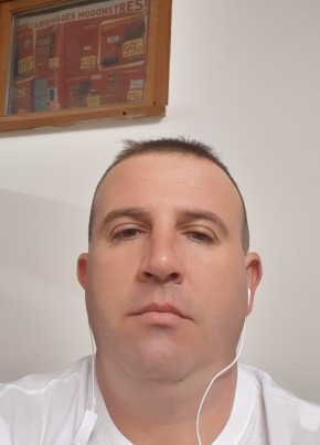 Daniel, 35, République Française, Sevran