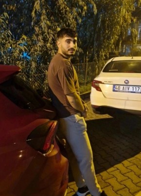 Memet из Adıyaman 20 лет