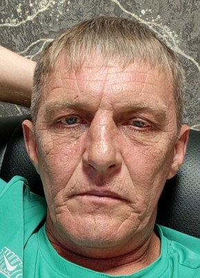 Максим из Новосибирска 51 год