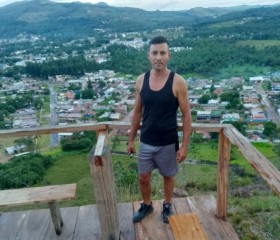 Adrian, 47, El Tigre