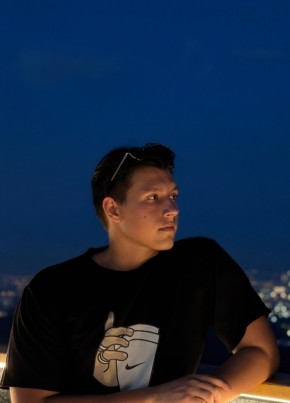 Даниил из Красноярска 20 лет