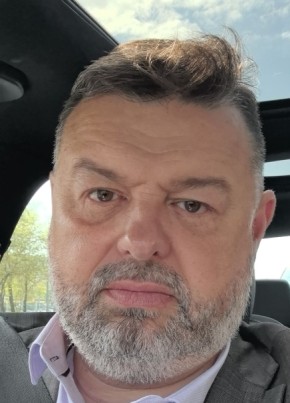 Антон из Подгорицы 46 лет
