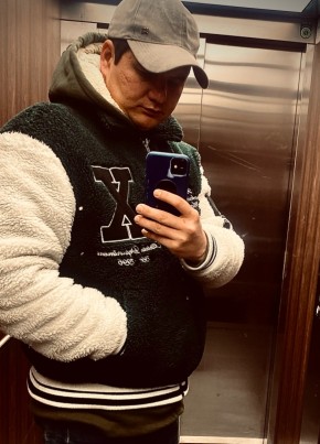 Rustam из Warszawa 26 лет