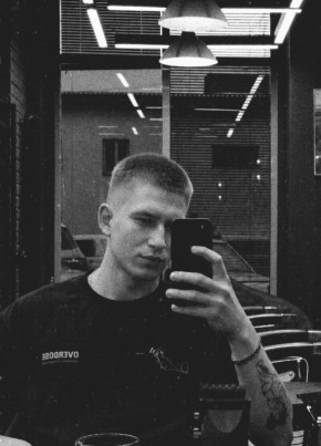 Макс из Warszawa 23 года