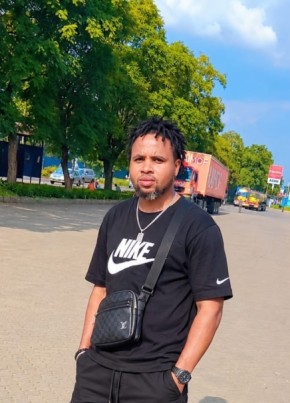 You из Nakuru 25 лет