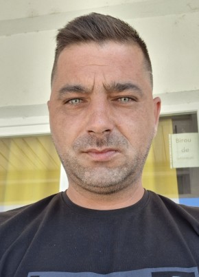 Mihai из Botoșani 37 лет