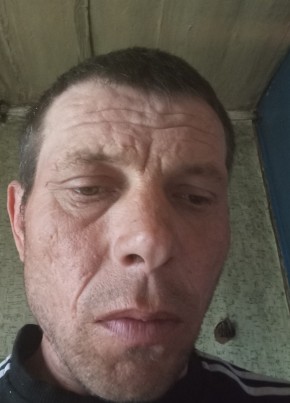 Александр из Петров Вала 42 года