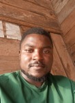 Hilaire, 29, Douala