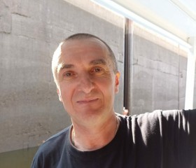 Alex Alex, 57, Revda