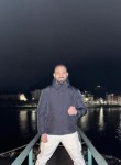 Mo, 27, Hamburg