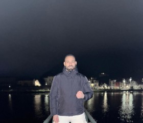 Mo, 27, Hamburg