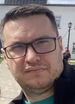 Максим из Сургута 42 года