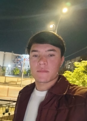 Кадамбек Холмуро из Бишкека 22 года