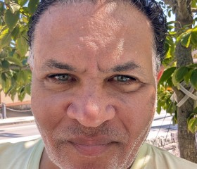Thomas, 56, Newport (State of Rhode Island)