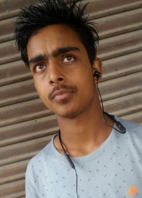 Noori, 20, India, Morādābād
