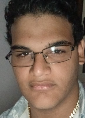 ياسين из القاهرة 18 лет